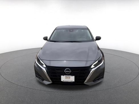 Used 2025 Nissan Altima 2.5 SV FWD image 4