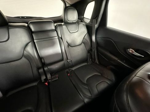Used 2015 Jeep Cherokee Trailhawk w/ Leather Interior Group AWD/4WD image 14