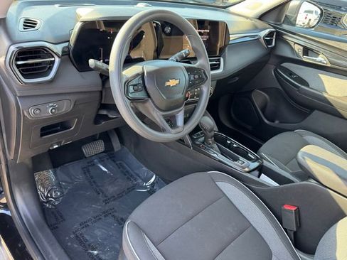 Certified 2025 Chevrolet TrailBlazer LS FWD image 13
