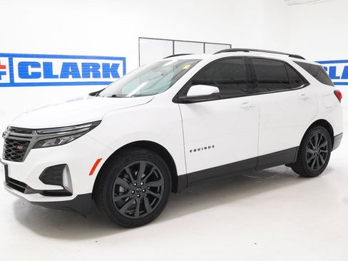 Used 2023 Chevrolet Equinox RS w/ RS Leather Package FWD image 11