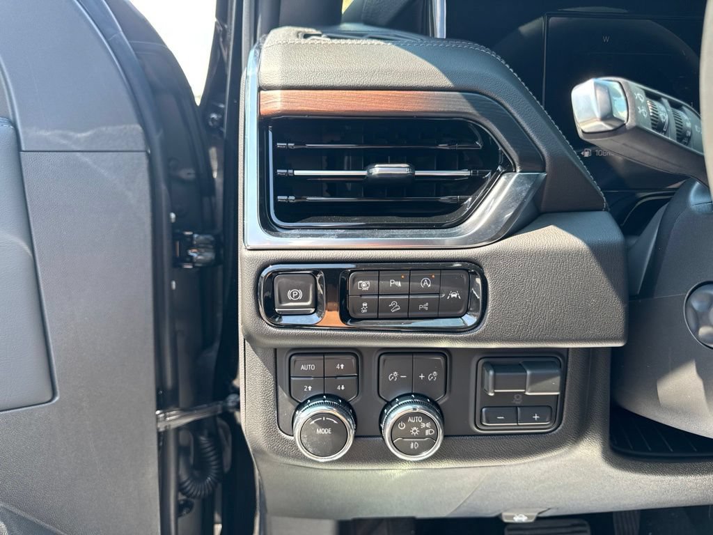 New 2026 GMC Yukon Denali w/ Advanced Technology Package AWD/4WD image 14