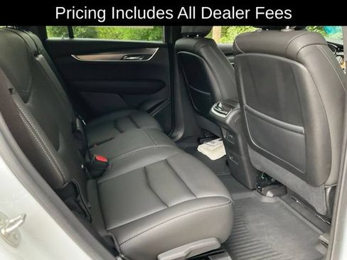 Used 2024 Cadillac XT6 Luxury w/ LPO, Floor Liner Package AWD/4WD image 21