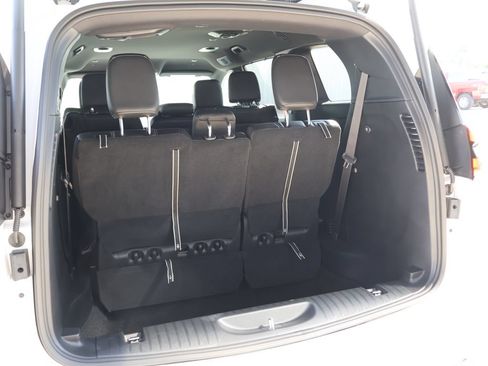 New 2027 Chrysler Pacifica Select FWD image 14