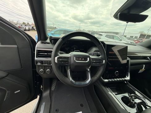 New 2026 GMC Yukon XL Elevation image 12