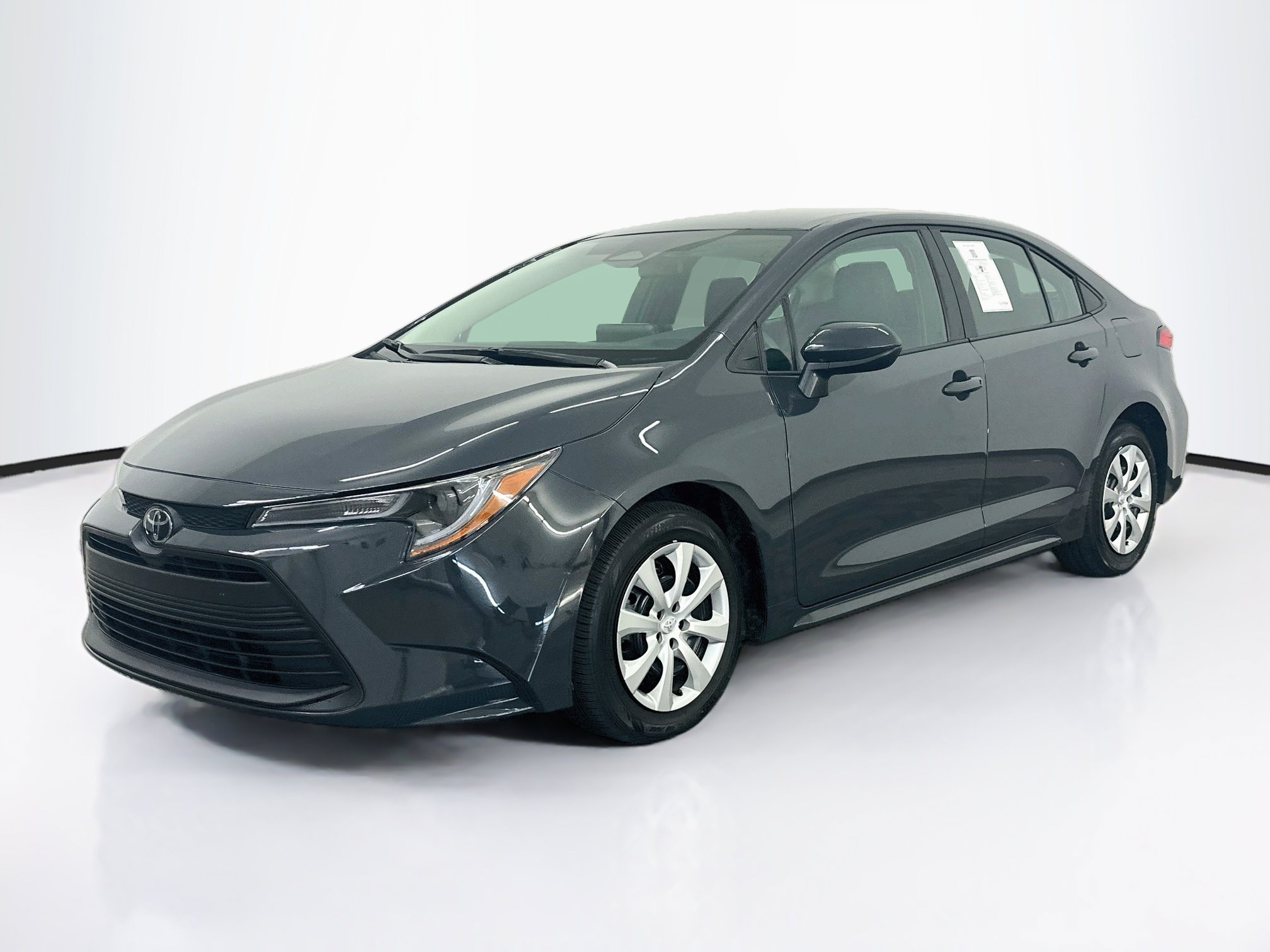 Used 2026 Toyota Corolla LE FWD image 3