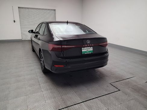 Used 2025 Volkswagen Jetta Sport image 6