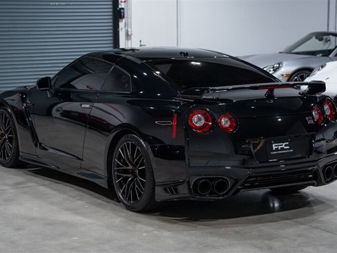 Used 2021 Nissan GT-R Premium AWD/4WD image 63