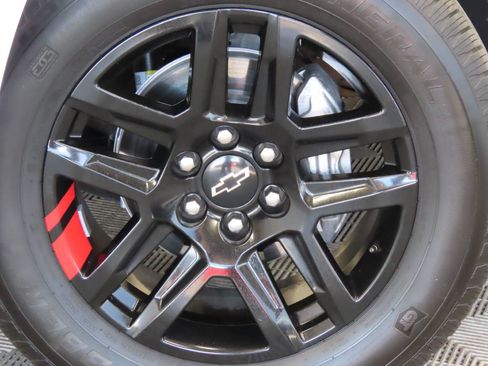 Certified 2025 Chevrolet Silverado 1500 RST w/ Redline Edition AWD/4WD image 9
