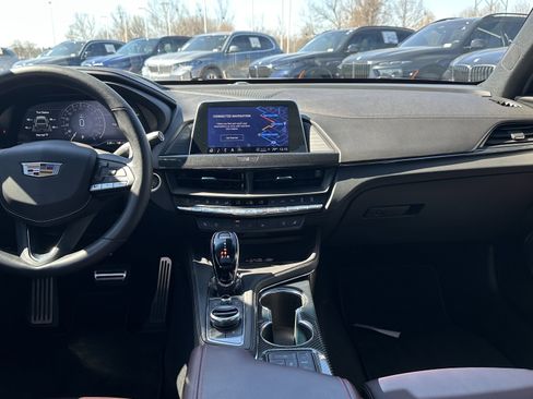 Used 2025 Cadillac CT4 V RWD image 30