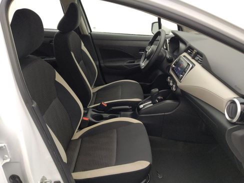 Used 2022 Nissan Versa SV FWD image 21