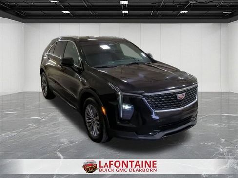 Certified 2024 Cadillac XT4 Premium Luxury image 2