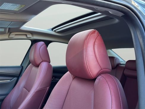 Used 2023 MAZDA MAZDA3 s image 15