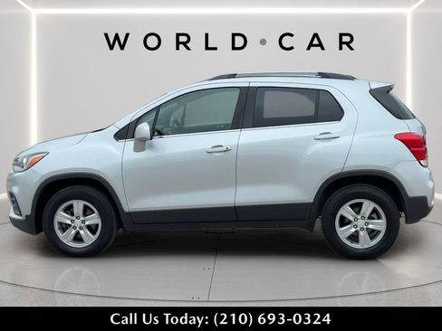 Used 2020 Chevrolet Trax LT AWD/4WD image 4