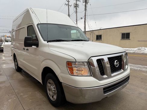 Used 2013 Nissan NV 2500 S w/ Side Curtain Airbag Pkg image 2