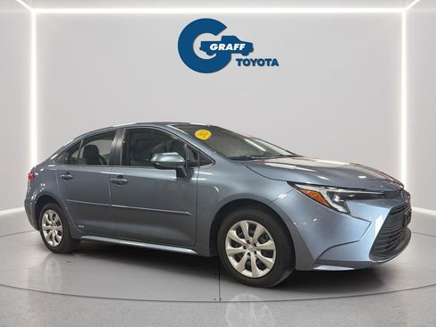Used 2023 Toyota Corolla LE AWD/4WD image 4