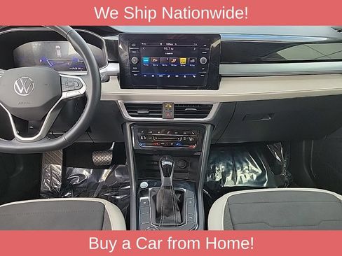 Used 2025 Volkswagen Taos SE AWD/4WD image 10
