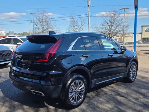 Used 2025 Cadillac XT4 Premium Luxury image 6