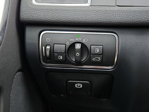 Used 2016 Volvo XC60 T6 w/ Protection Package image 25