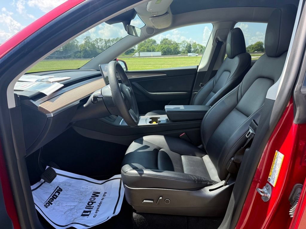Used 2023 Tesla Model Y Long Range AWD/4WD image 29