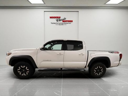Used 2021 Toyota Tacoma TRD Off-Road w/ Technology Package AWD/4WD image 4