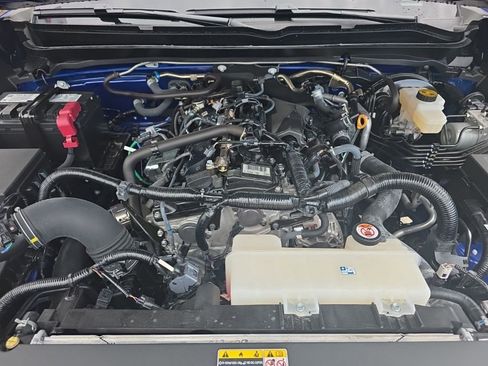 Used 2025 Toyota Tacoma SR5 image 31