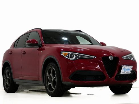 Used 2022 Alfa Romeo Stelvio Ti image 1
