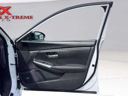 Used 2024 Nissan Sentra SR w/ SR Premium Package FWD image 50