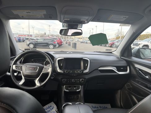 Used 2023 GMC Terrain SLT image 26