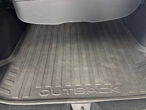 Used 2018 Subaru Outback 2.5i Limited AWD/4WD image 29