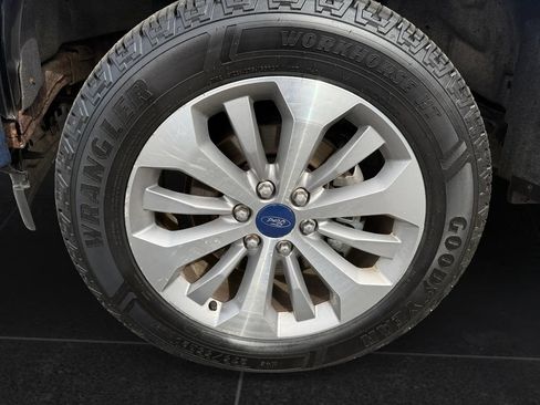 Used 2017 Ford F150 XL w/ Equipment Group 101A Mid AWD/4WD image 9