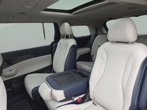 New 2026 Kia Carnival SX Prestige FWD image 13