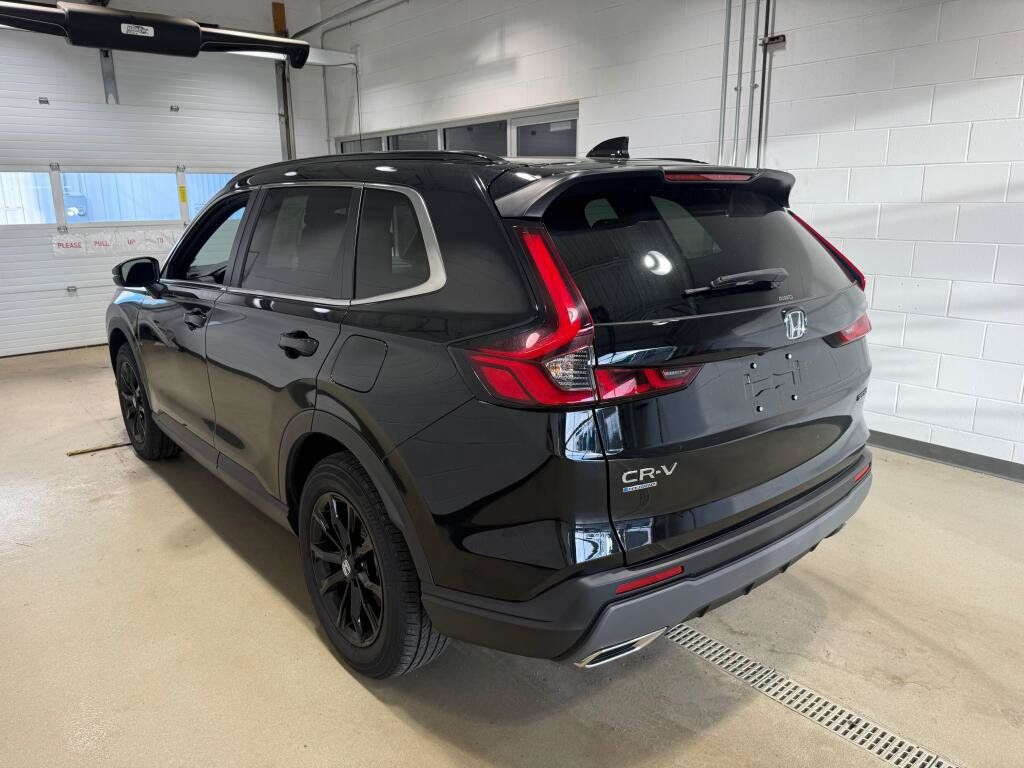 Used 2025 Honda CR-V Sport image 3