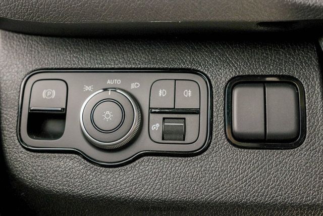 Used 2025 Mercedes-Benz Sprinter 2500 image 37