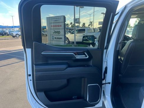 Used 2025 GMC Sierra 1500 SLT AWD/4WD image 29