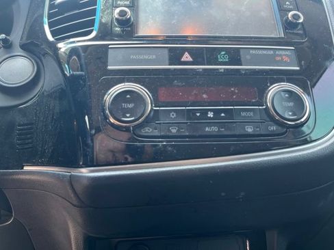 Used 2019 Mitsubishi Outlander ES FWD image 26