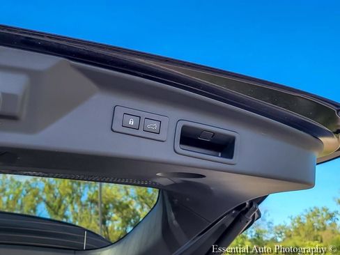 Used 2025 Subaru Forester Limited AWD/4WD image 30