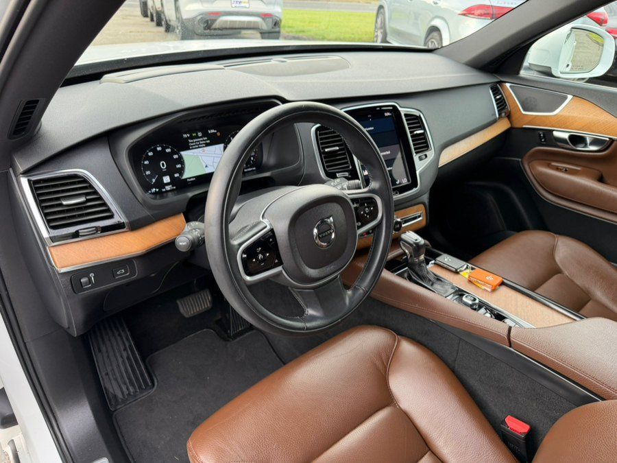 Used 2021 Volvo XC90 T6 Momentum w/ Advanced Package AWD/4WD image 17