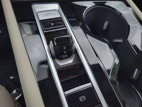 New 2026 Volkswagen Atlas SE FWD image 24