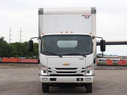 Used 2023 Chevrolet Low Cab Forward 5500XD RWD image 3