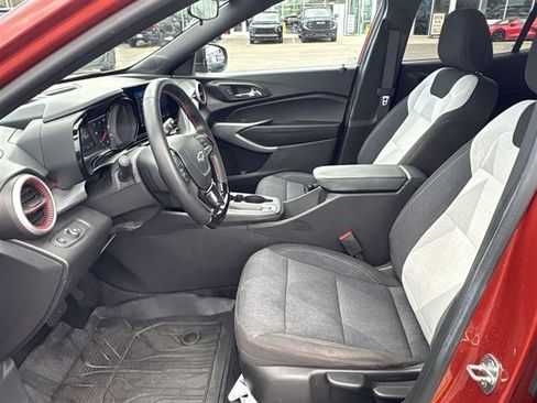 Used 2024 Chevrolet Trax RS w/ Driver Confidence Package FWD image 17