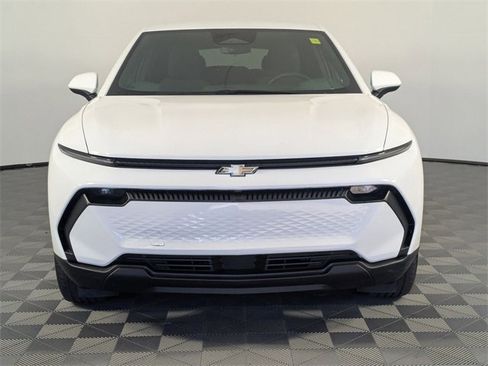 Certified 2025 Chevrolet Equinox EV LT image 3