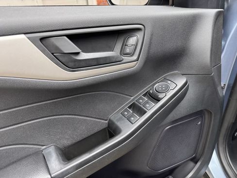 Certified 2022 Ford Escape SE AWD/4WD image 9