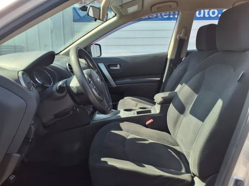 Used 2014 Nissan Rogue S w/ Convenience Package AWD/4WD image 8