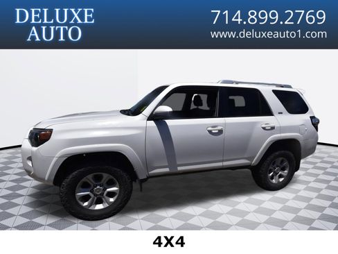 Used 2016 Toyota 4Runner SR5 AWD/4WD image 1