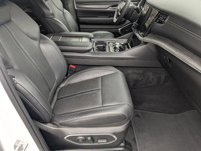Used 2023 Jeep Wagoneer L Series III w/ Preferred Equipment Group AWD/4WD image 23