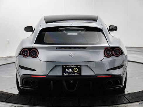 Used 2018 Ferrari GTC4Lusso AWD/4WD image 16