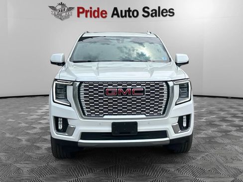 Used 2022 GMC Yukon XL Denali w/ Denali Premium Package AWD/4WD image 2