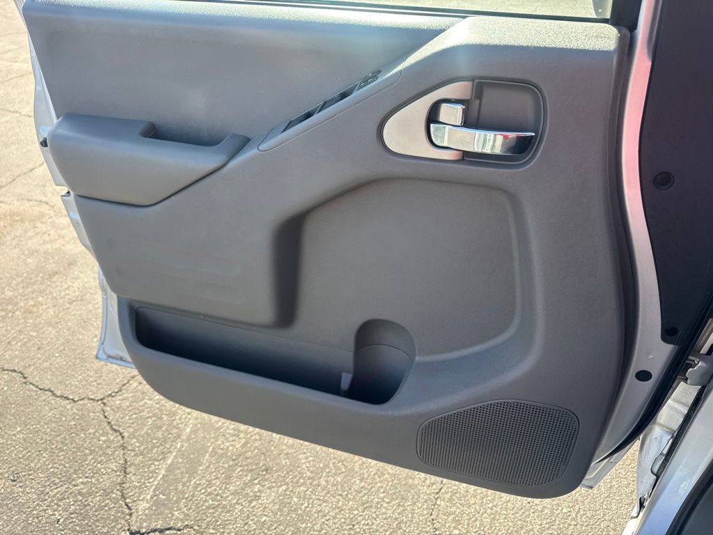 Used 2018 Nissan Frontier SV RWD image 19