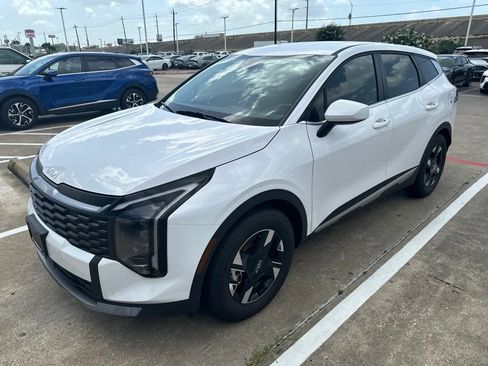 Certified 2026 Kia Sportage LX FWD image 1