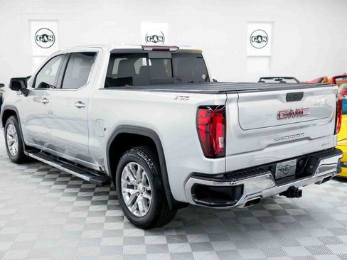 Used 2022 GMC Sierra 1500 SLT w/ SLT Premium Plus Package AWD/4WD image 10